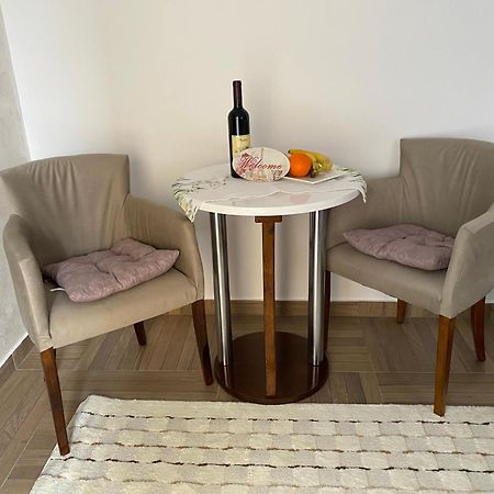 Apartmani Emily & Jully Nikšić Eksteriør bilde