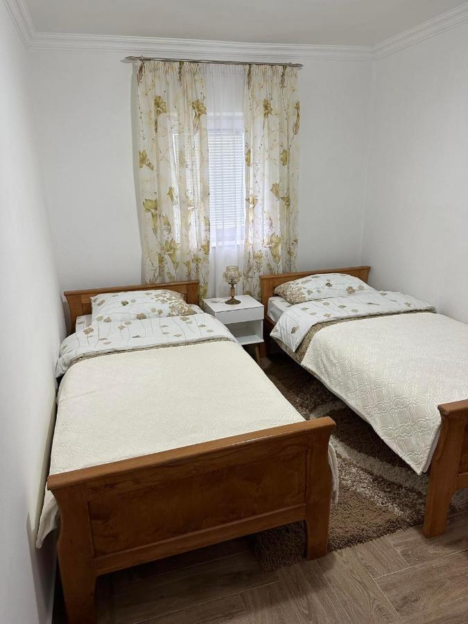 Apartmani Emily & Jully Nikšić Eksteriør bilde