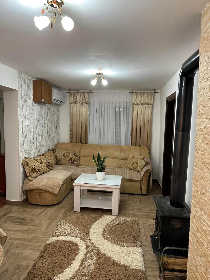 Apartmani Emily & Jully Nikšić Eksteriør bilde