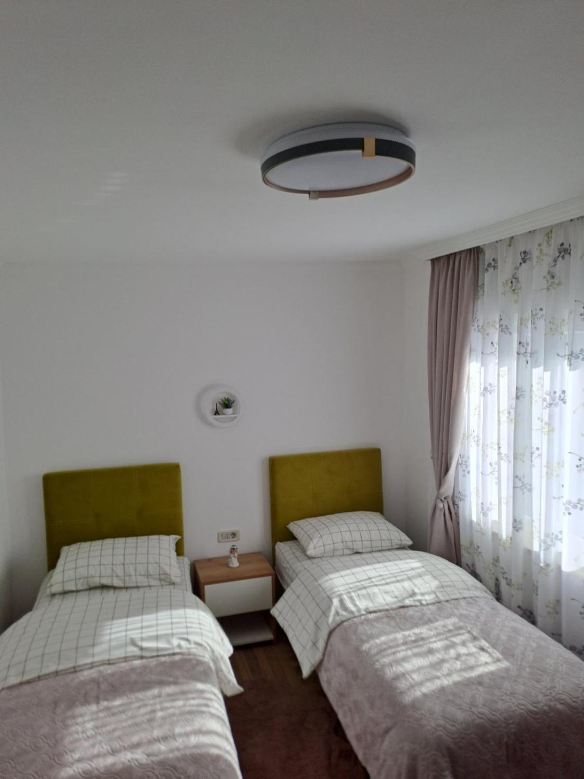 Apartmani Emily & Jully Nikšić Eksteriør bilde