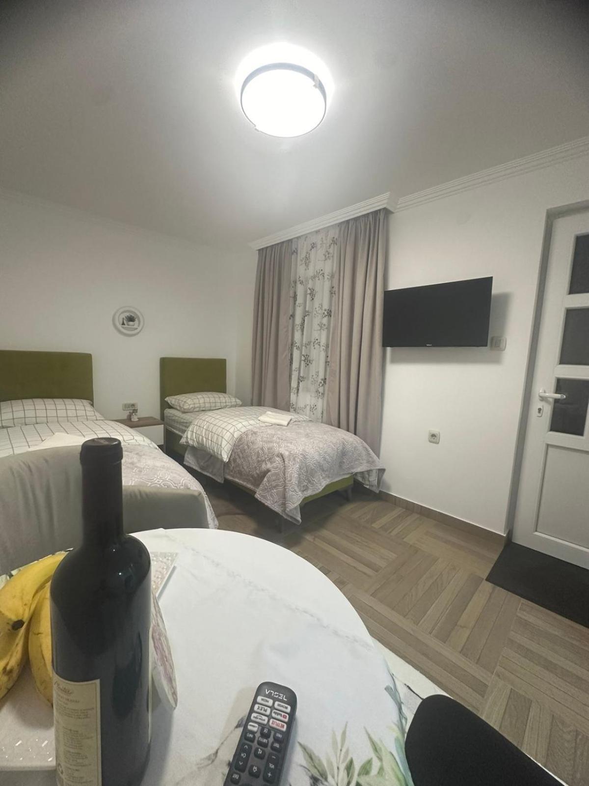 Apartmani Emily & Jully Nikšić Eksteriør bilde